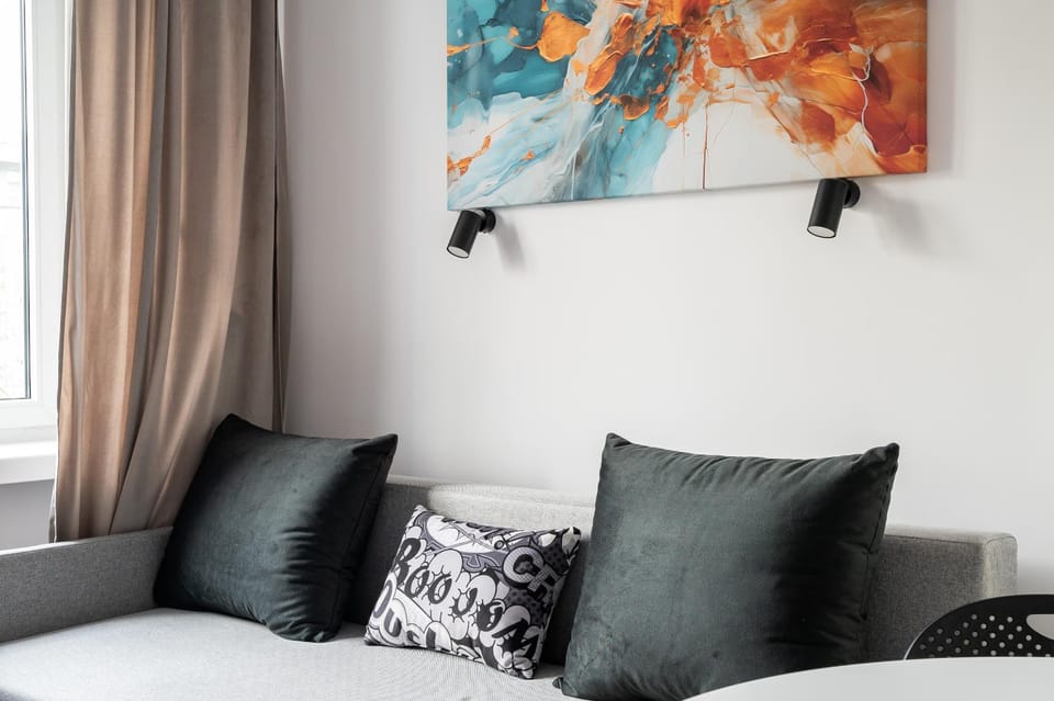 Bed, Living room, Photo of the whole room, Seating area