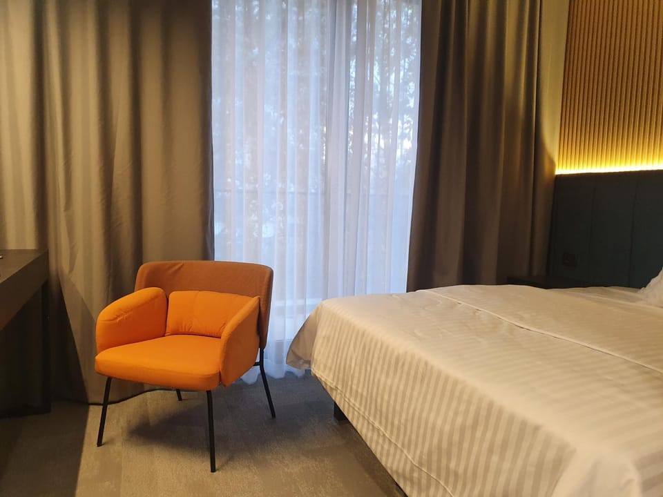 Bed, Balcony/Terrace, Bedroom, City view