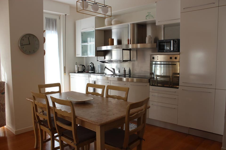 Coffee/tea facilities, Kitchen or kitchenette, Dining area, dishwasher, minibar, pet friendly, stove