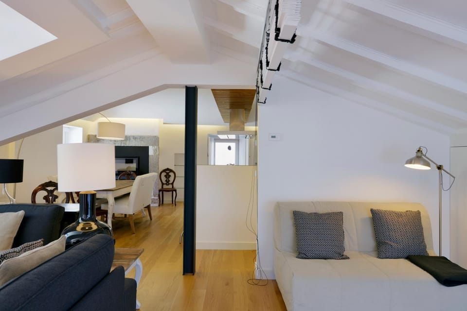Bed, Living room