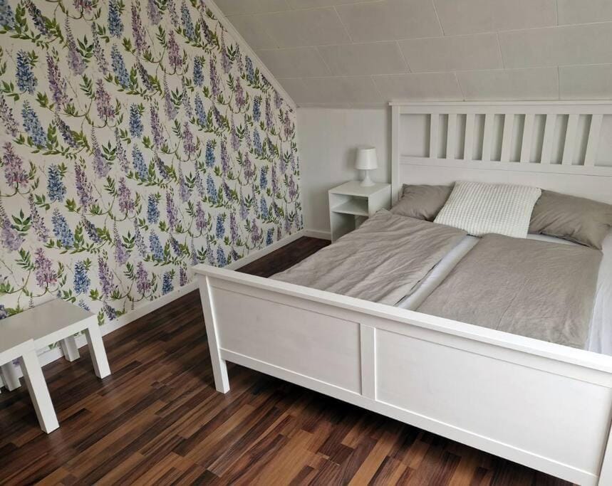 Bed, Photo of the whole room, Bedroom