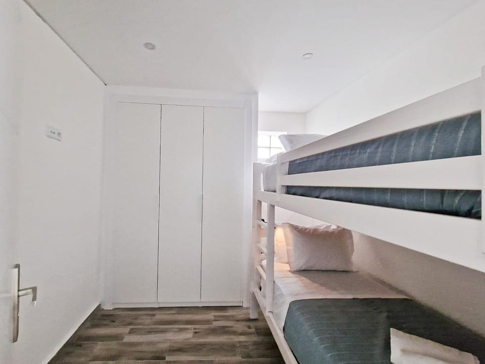 Bed, Photo of the whole room, bunk bed, wardrobe