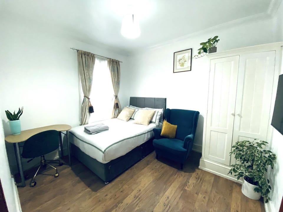 Luxury Guest House Bed and Breakfast in London