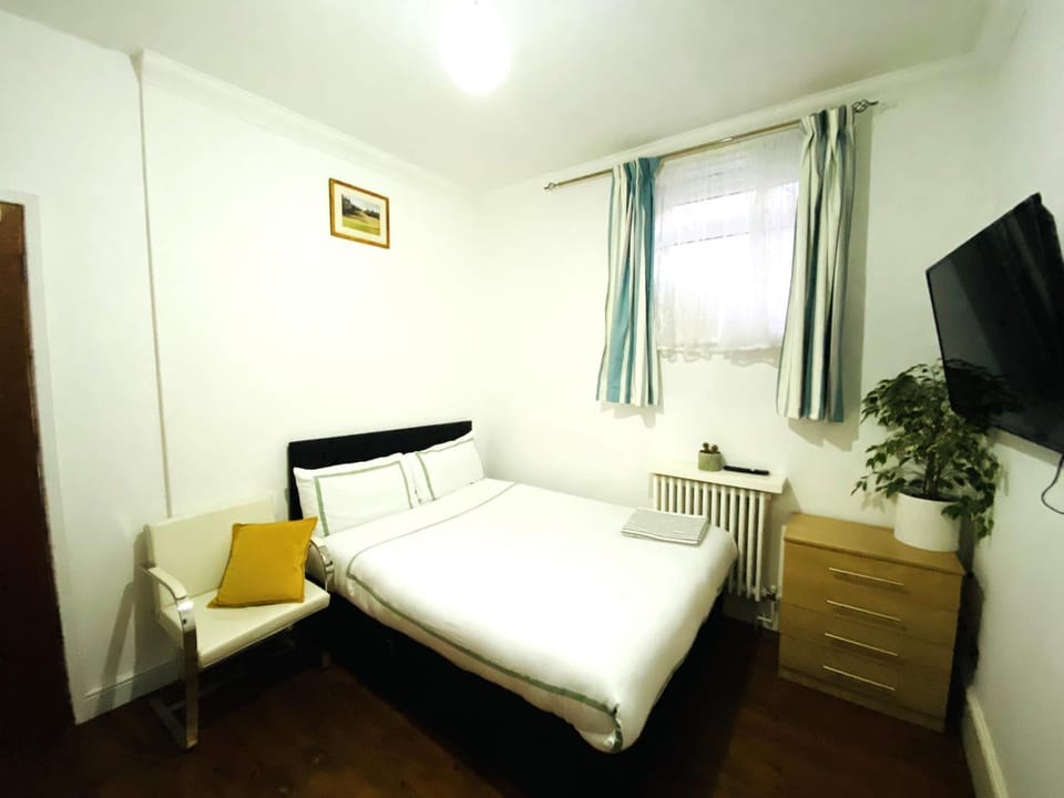 Luxury Guest House Bed and Breakfast in London