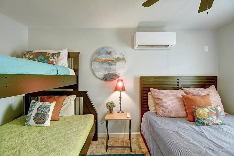 Kona Cottage at Spanish Village House in Port Aransas