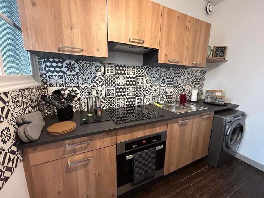 dishwasher, pet friendly, stove, washing machine