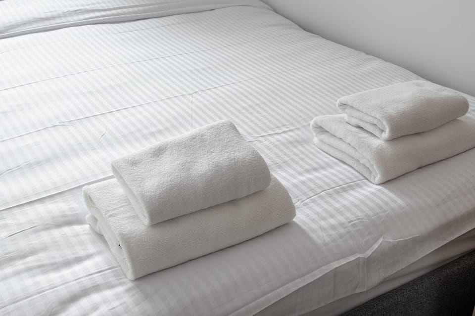 Bed, Photo of the whole room, Bedroom, towels