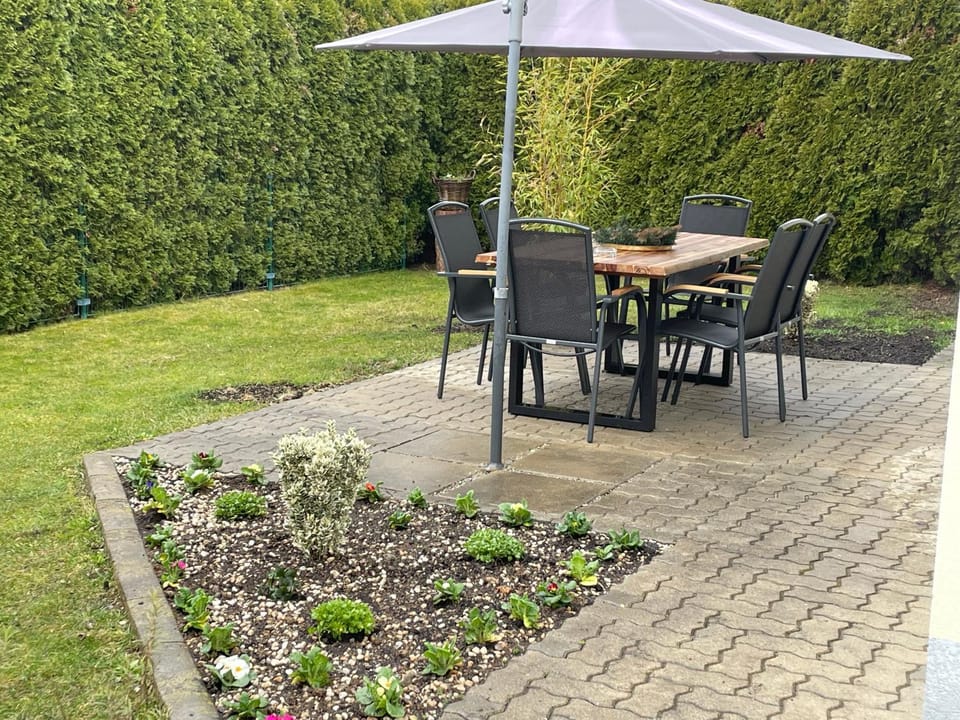 Patio, Garden, Dining area, Garden view