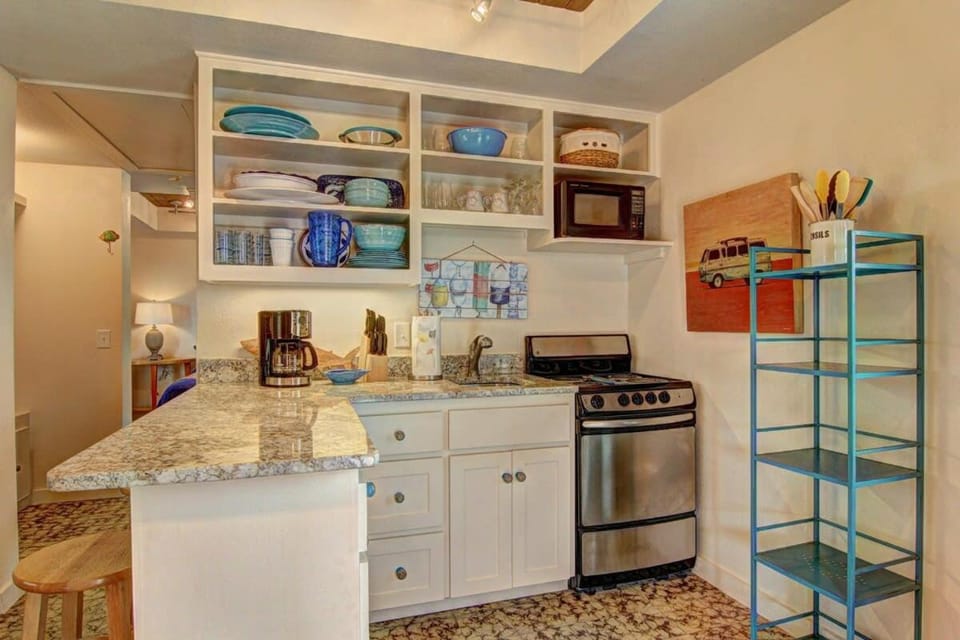Lorna Beach Cottage at Spanish Village House in Port Aransas