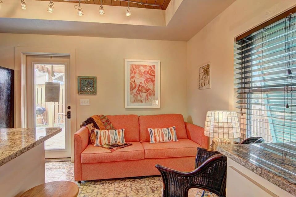 Lorna Beach Cottage at Spanish Village House in Port Aransas