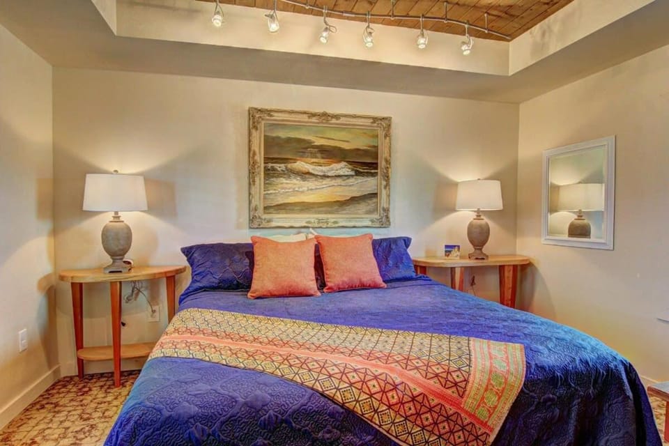 Lorna Beach Cottage at Spanish Village House in Port Aransas