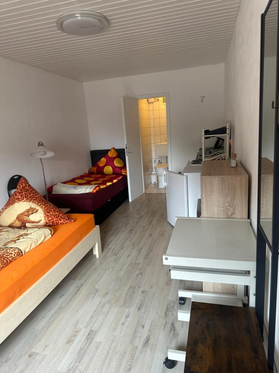 Ferien & Monteur Wohnung 1 - Little Afrika Extensive 5 Zimmer Wohnung Apartment in Minden