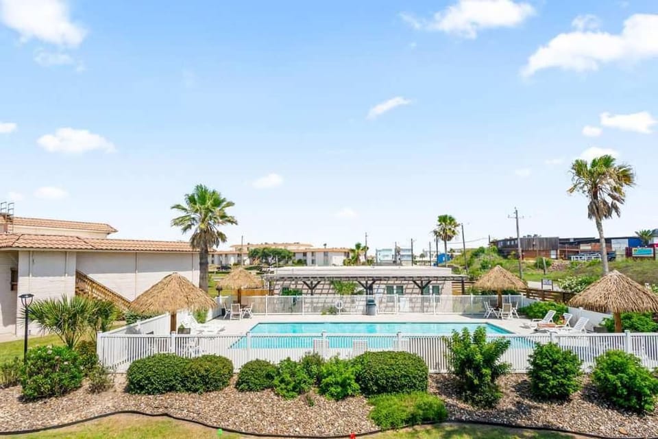 A Sunny Beach at Sea Sands Condominiums House in Port Aransas