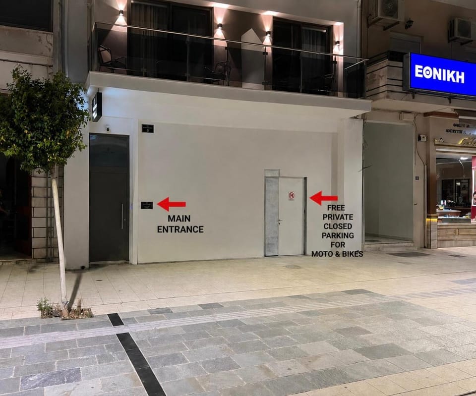 Property building, Facade/entrance, Parking