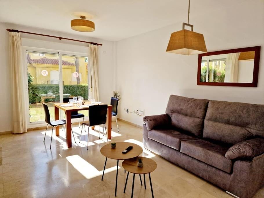 Ground floor Apt in Atalaya Apartment in Sitio de Calahonda