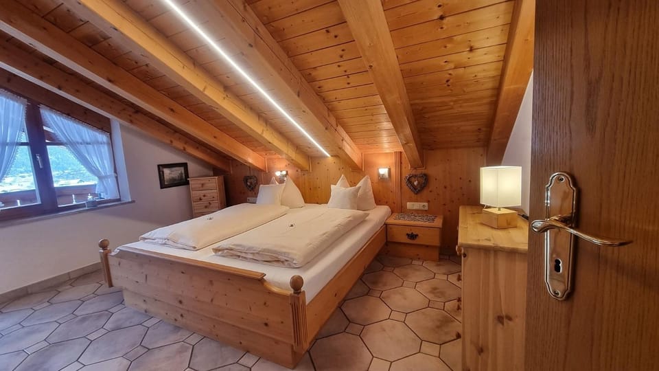 Thomas -703- Apartment in Mittenwald