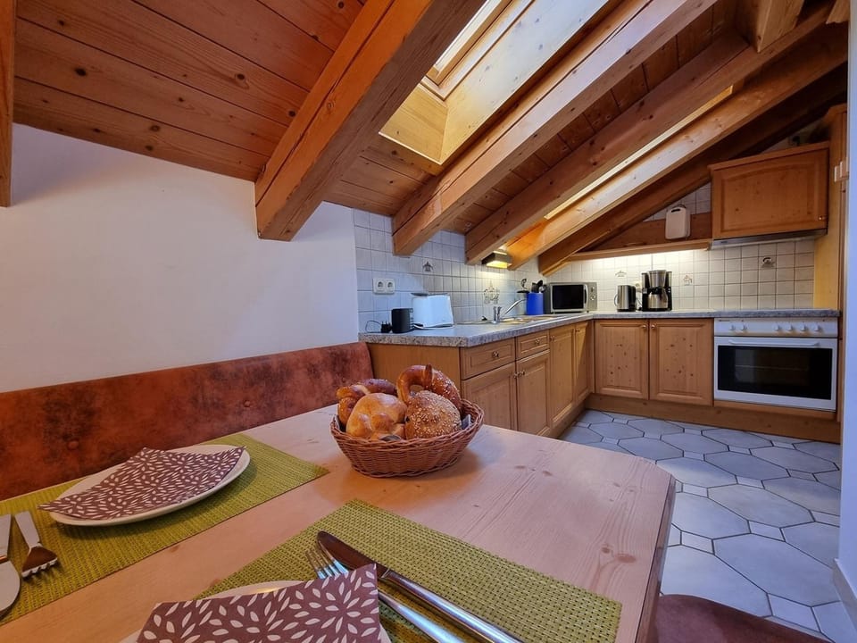 Thomas -703- Apartment in Mittenwald