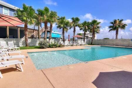 Salty Pelican at Paradise Pointe House in Port Aransas