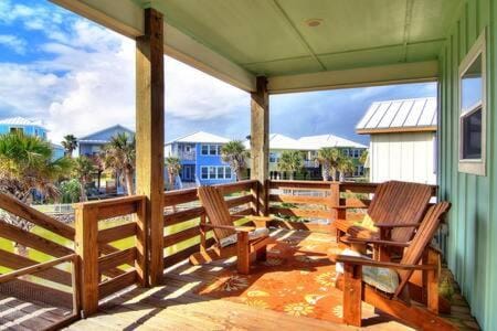 Salty Pelican at Paradise Pointe House in Port Aransas