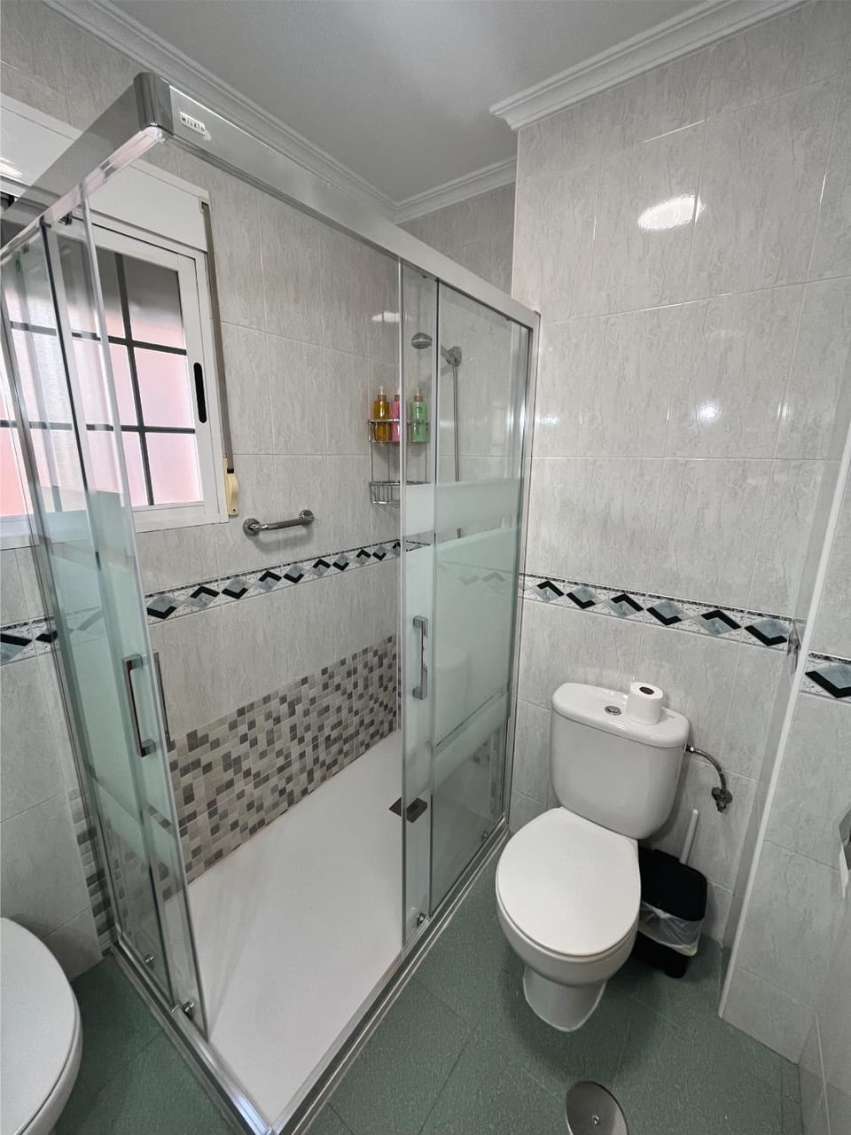 Toilet, Bathroom, towels