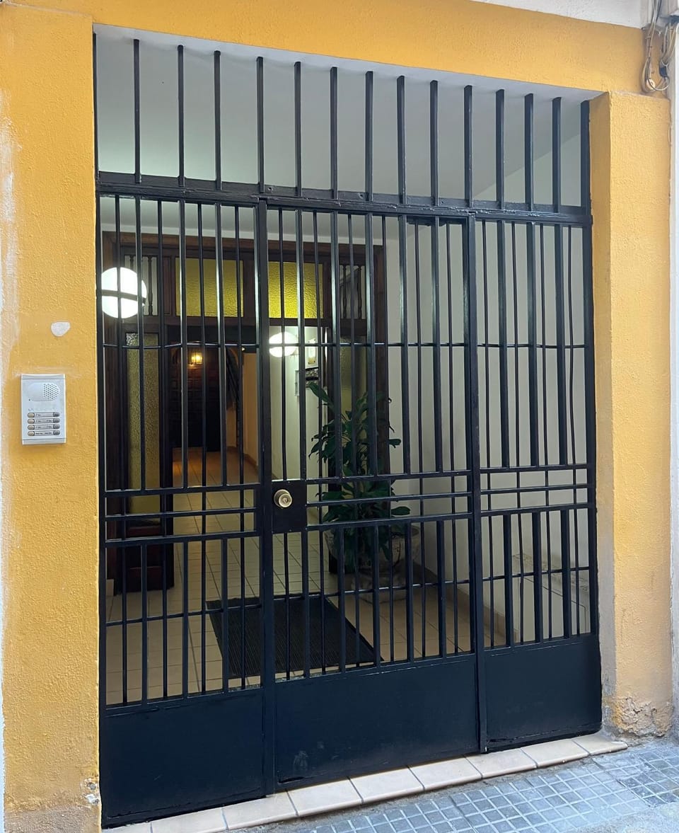Property building, Facade/entrance
