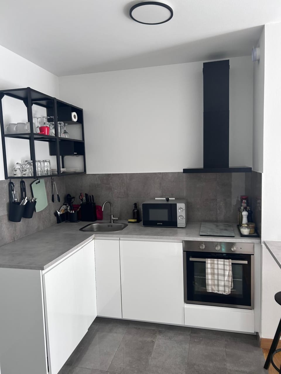 Veluni - Apartment - Free parking Apartment in Split-Dalmatia County