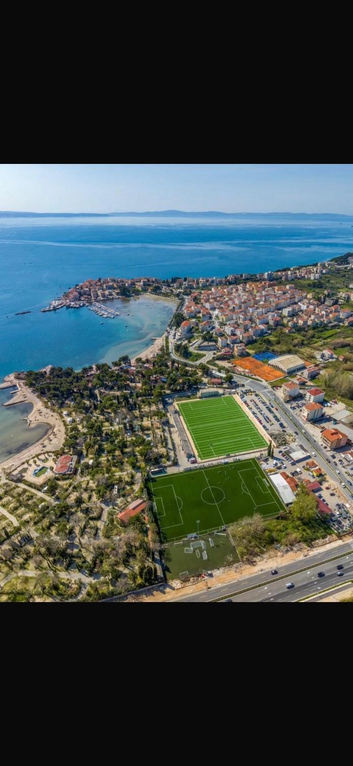 Veluni - Apartment - Free parking Apartment in Šibenik-Knin County, Croatia