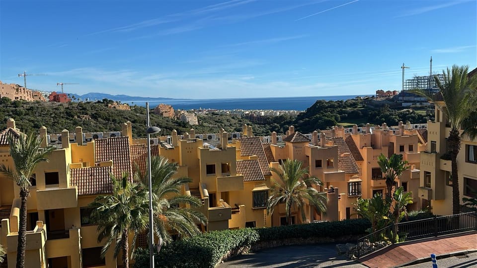 Mountain view, Sea view