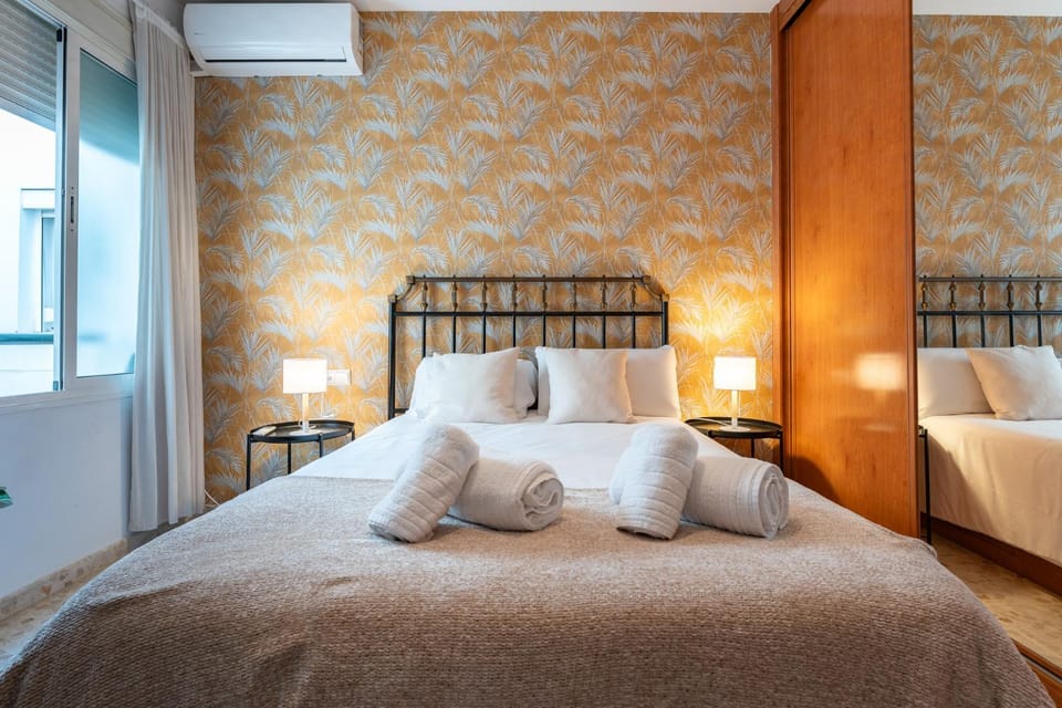 Bed, Photo of the whole room, Bedroom, towels, air conditioner