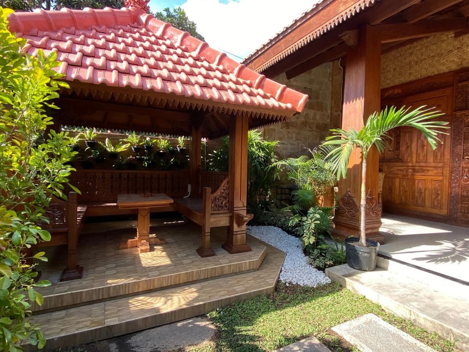 Property building, Garden, Garden view