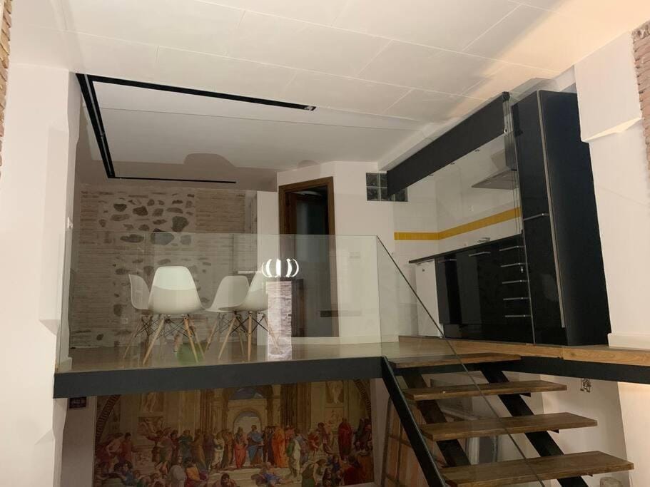 Bathroom, Dining area, kitchen