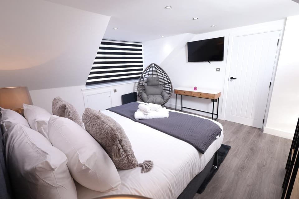 Bed, TV and multimedia