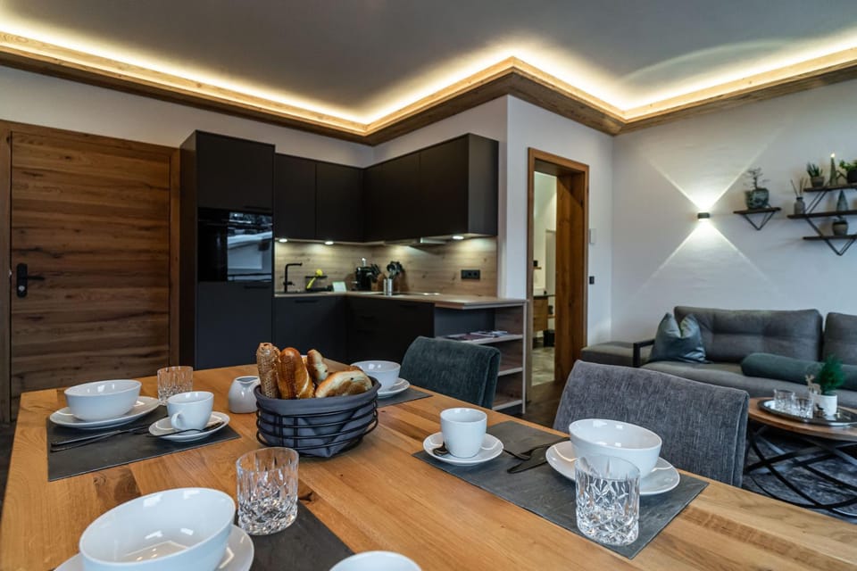 Living room, Dining area, kitchen
