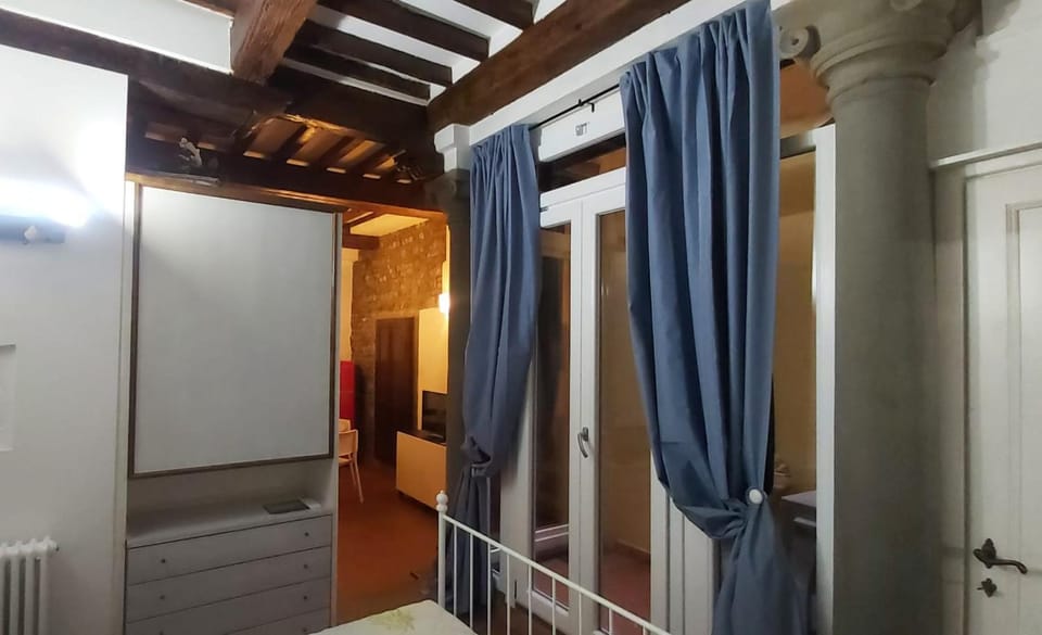 Bed, Photo of the whole room, Bedroom, internet, wardrobe