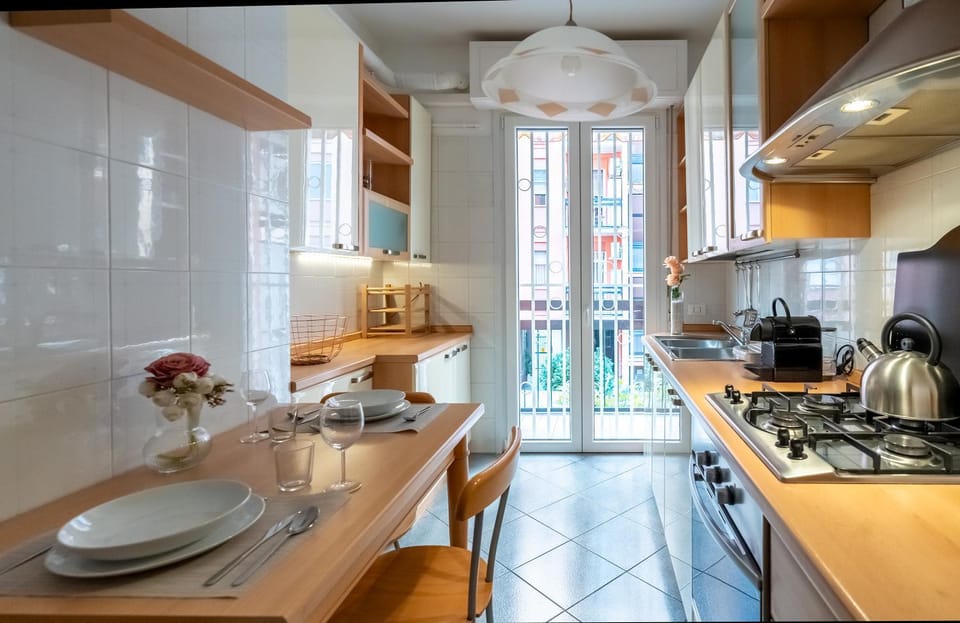 Kitchen or kitchenette, Dining area, dishwasher, minibar, pet friendly, stove, toaster