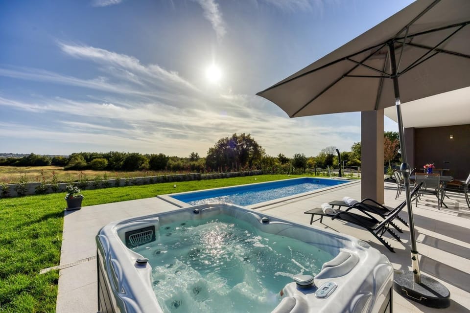 Garden, Swimming pool