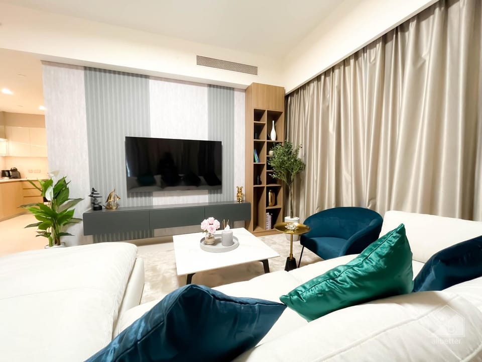 Luxury Burj Royale Apt Balcony Burj Khalifa View Apartment in Dubai