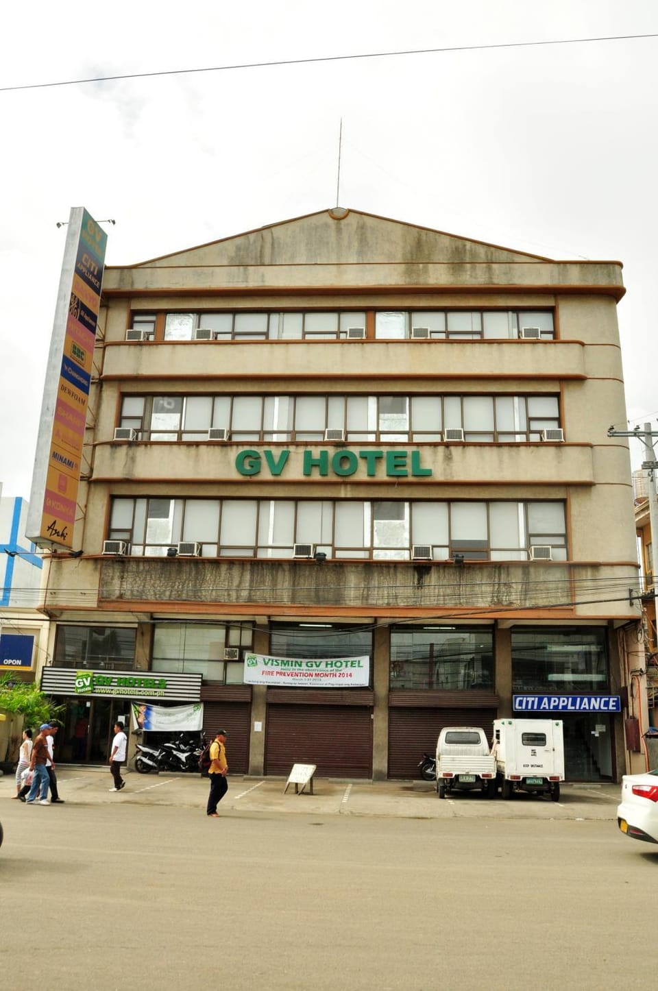 Facade/entrance