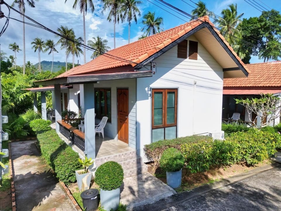 Property building, Garden, Garden view
