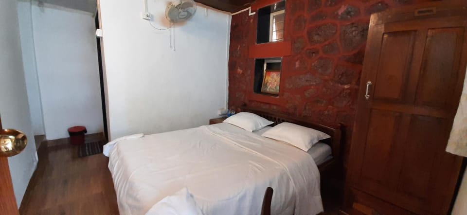 Leela Villa - Ancient Redstone Escape Villa in Maharashtra