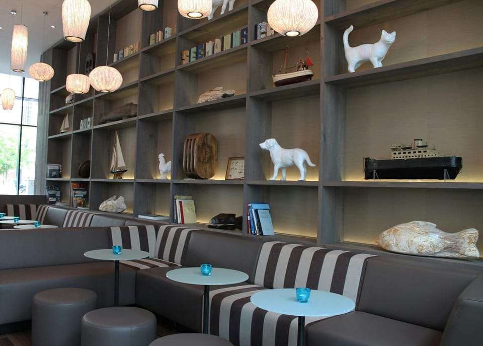 Lounge or bar