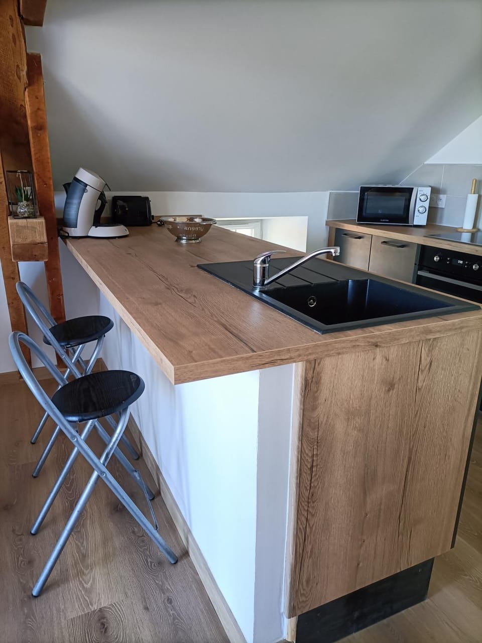 Kitchen or kitchenette, Dining area, minibar, stove