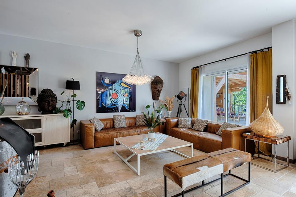 TV and multimedia, Living room, Seating area, Swimming pool