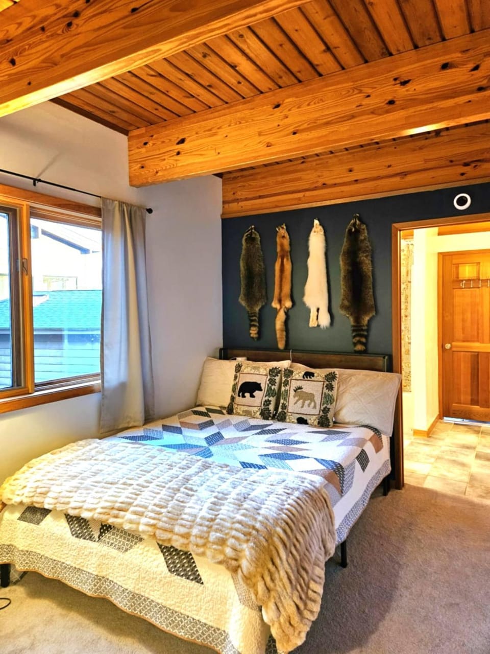 Bear Mountain Lodge. 560 Acre Wooded Estate. House in Maine