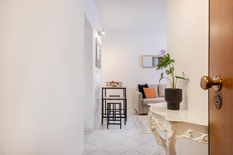 Facade/entrance, Living room, Dining area