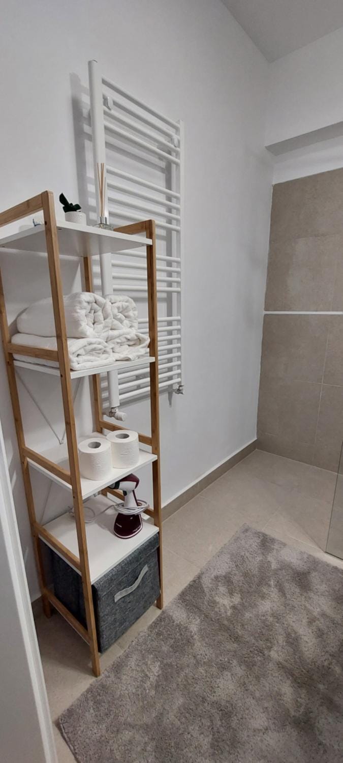 Luxury new apartament private parking self check in Apartment in Bucharest