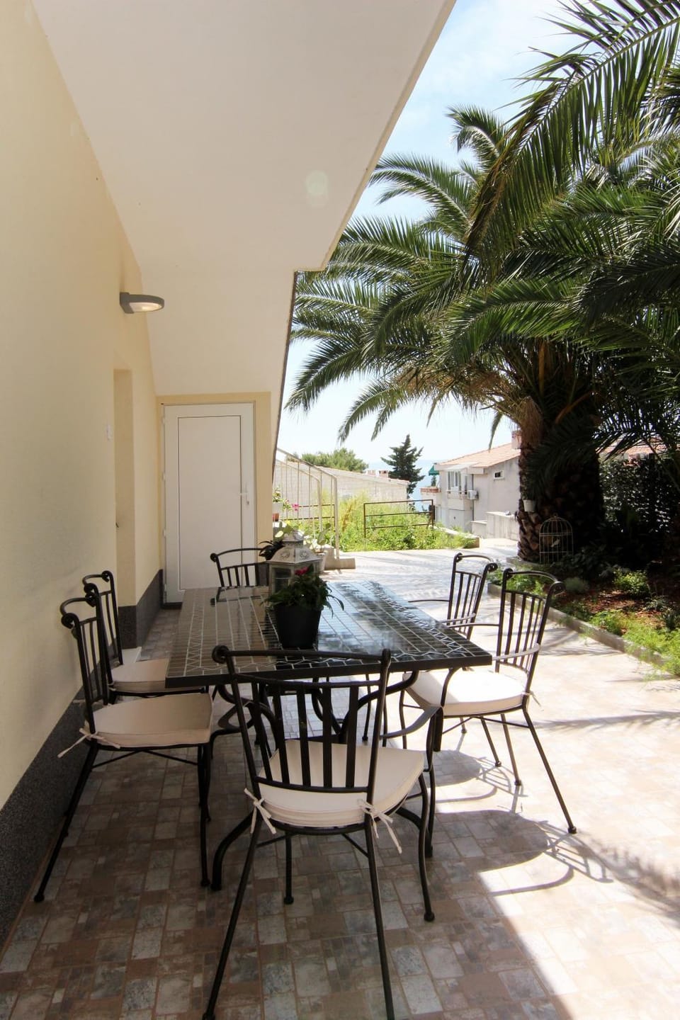 Patio, Facade/entrance, Spring, Day, Summer, BBQ facilities, Garden, Balcony/Terrace, Garden view