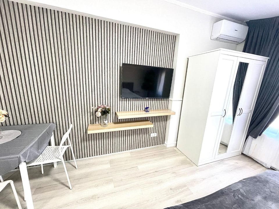 TV and multimedia, Dining area, wardrobe