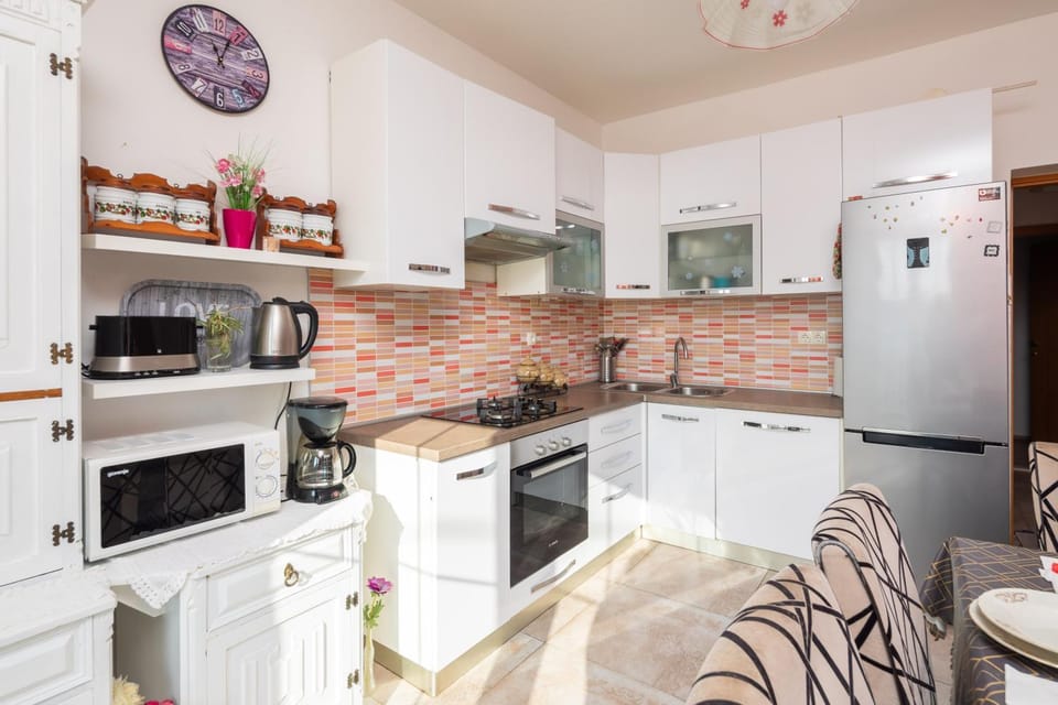 Coffee/tea facilities, Dining area, dishwasher, minibar, pet friendly, stove, kitchen