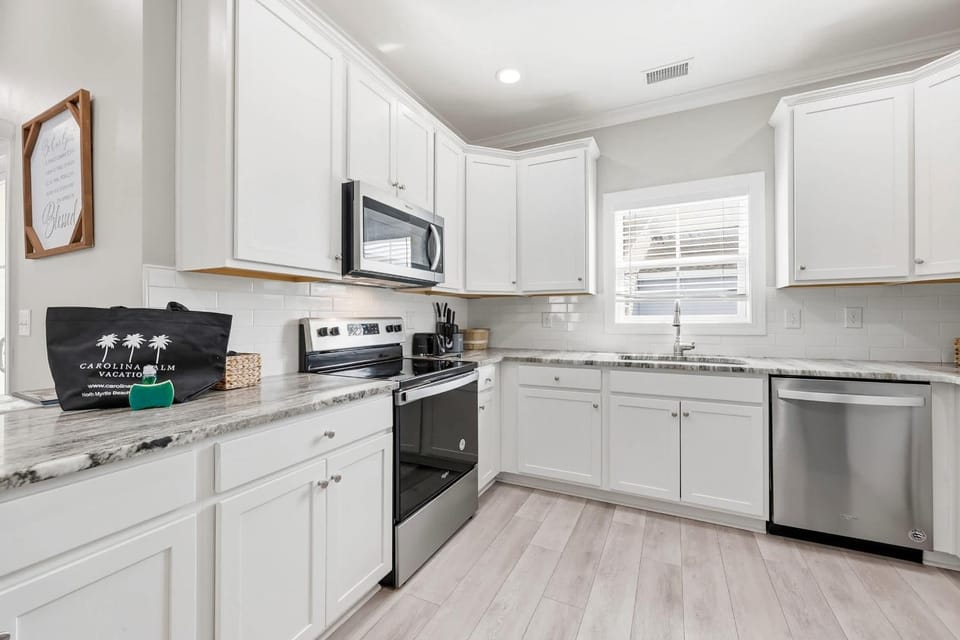 4 BR Stunning House Near Beach and Main St House in North Myrtle Beach
